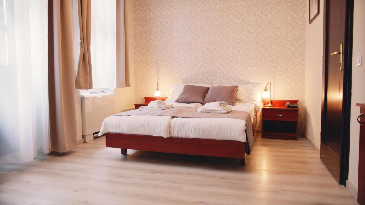 Aqua Villa 埃格尔 外观 照片