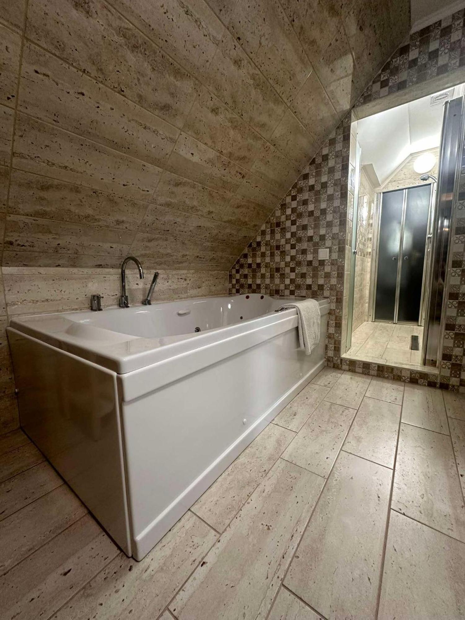 Aqua Villa 埃格尔 外观 照片
