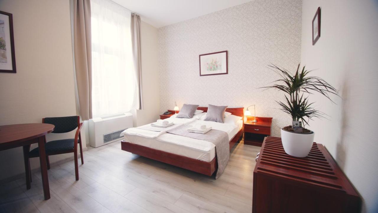 Aqua Villa 埃格尔 外观 照片
