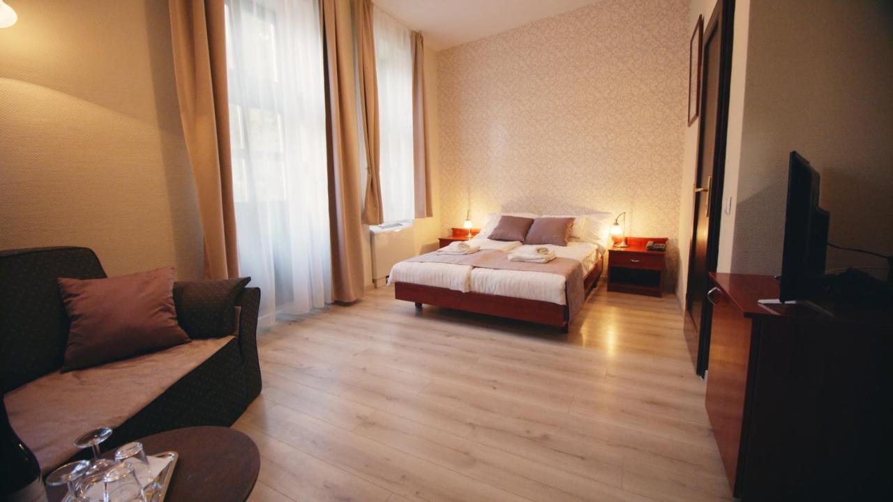 Aqua Villa 埃格尔 外观 照片